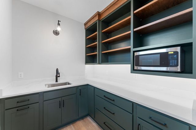 4950 Parkside Circle, Eagan, MN 55123