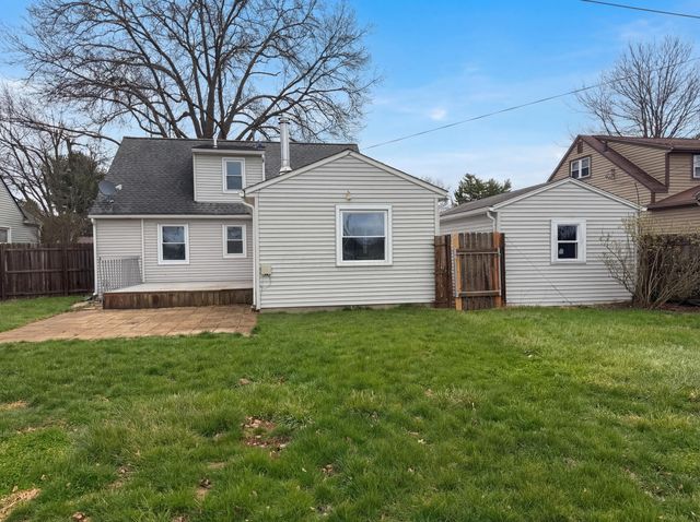 413 Sherwood Drive W, Newark, OH 43055
