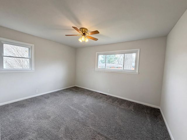 413 Sherwood Drive W, Newark, OH 43055