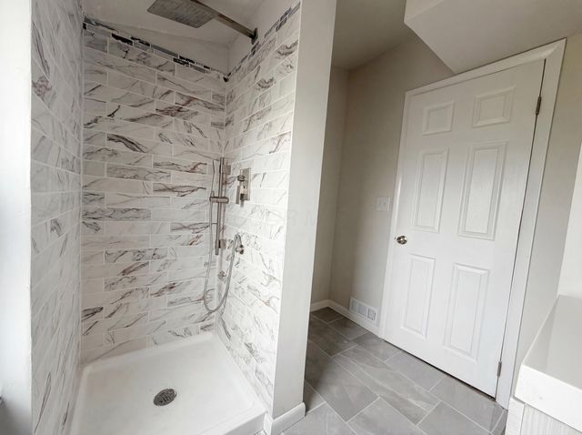 413 Sherwood Drive W, Newark, OH 43055