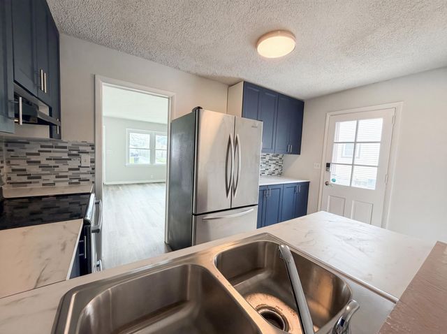 413 Sherwood Drive W, Newark, OH 43055