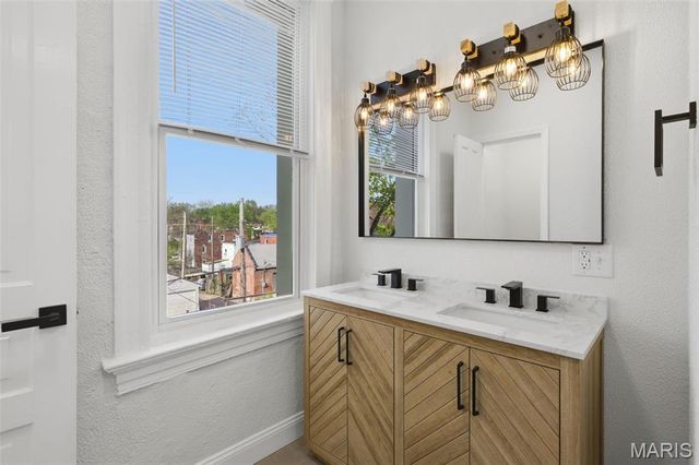 2217 Keokuk Street, St Louis, MO 63118