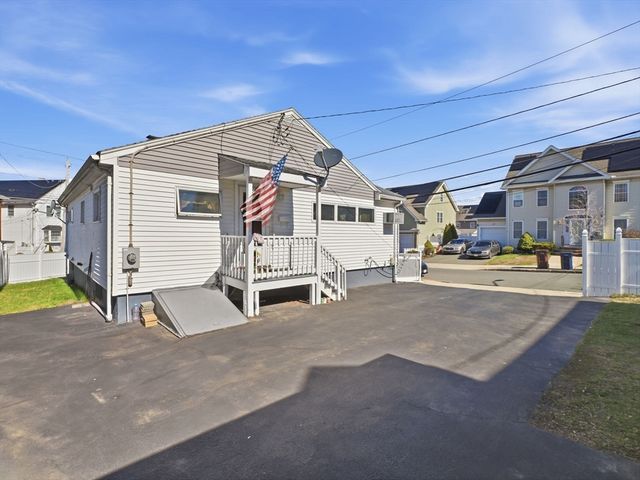 44 Dunster Rd, Everett, MA 02149