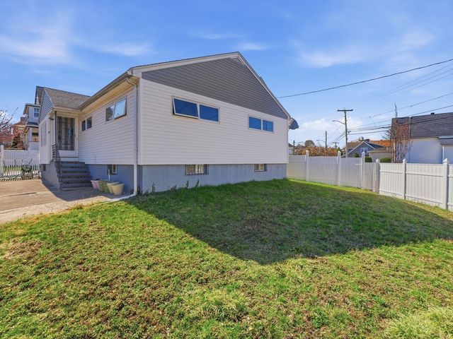 44 Dunster Rd, Everett, MA 02149