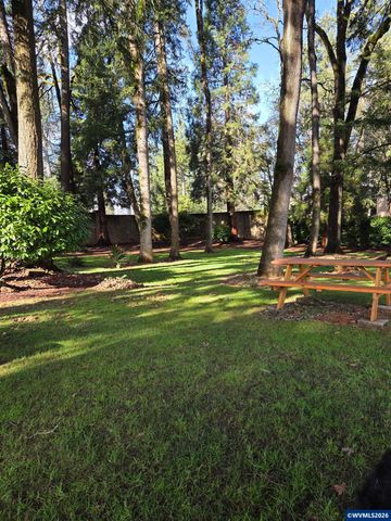 4940 Sunnyside Rd Rd S B-8, Salem, OR 97306