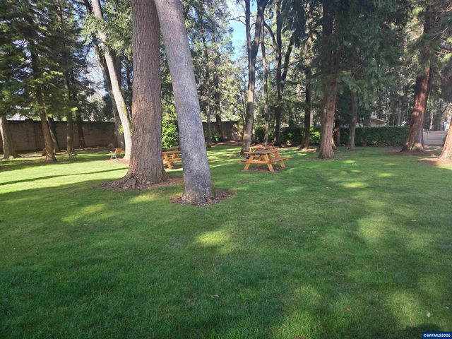 4940 Sunnyside Rd Rd S B-8, Salem, OR 97306