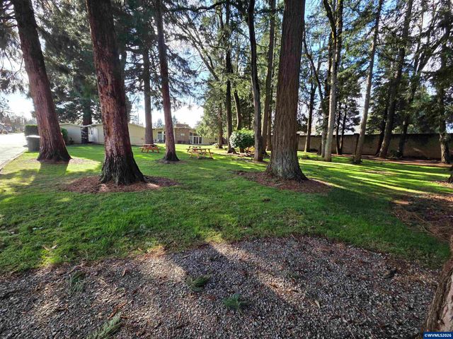 4940 Sunnyside Rd Rd S B-8, Salem, OR 97306