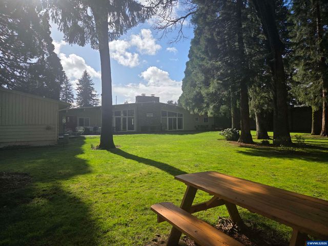 4940 Sunnyside Rd Rd S B-8, Salem, OR 97306