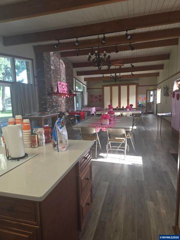 4940 Sunnyside Rd Rd S B-8, Salem, OR 97306