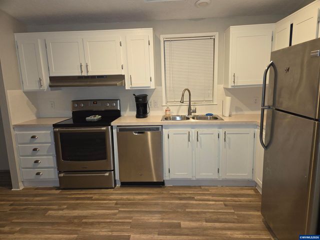 4940 Sunnyside Rd Rd S B-8, Salem, OR 97306