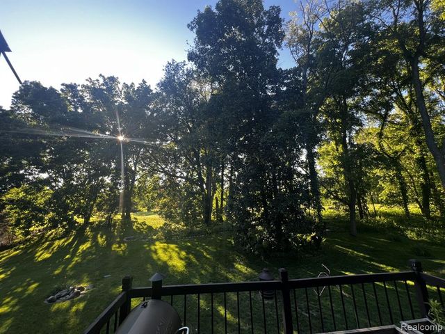 279 Fairway Court, Plainwell, MI 49080