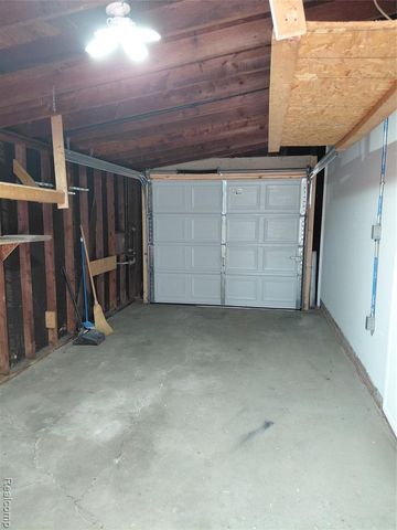 513 S Hawthorne Street, Westland, MI 48186