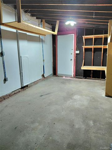 513 S Hawthorne Street, Westland, MI 48186
