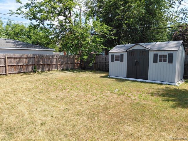513 S Hawthorne Street, Westland, MI 48186
