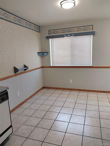 513 S Hawthorne Street, Westland, MI 48186