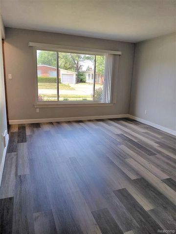 513 S Hawthorne Street, Westland, MI 48186