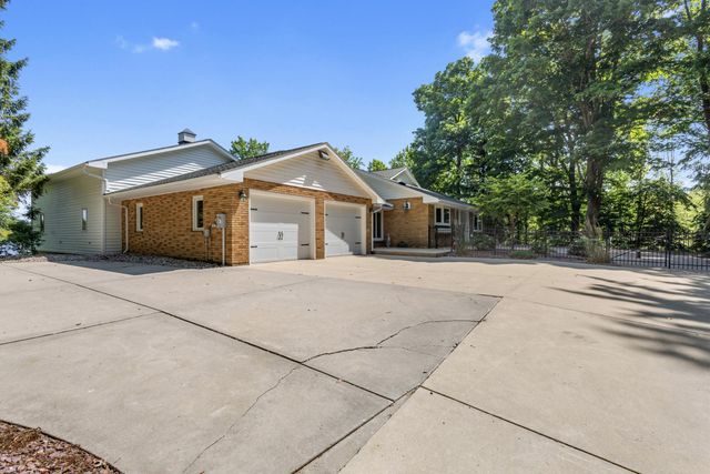 15665 Portage Road, Schoolcraft Twp, MI 49097