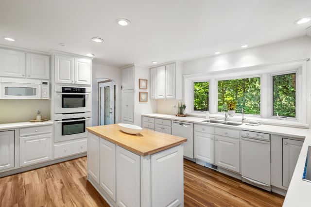 15665 Portage Road, Schoolcraft Twp, MI 49097