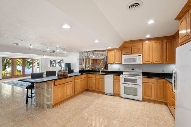 15665 Portage Road, Schoolcraft Twp, MI 49097