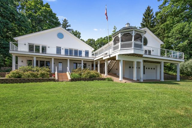 15665 Portage Road, Schoolcraft Twp, MI 49097