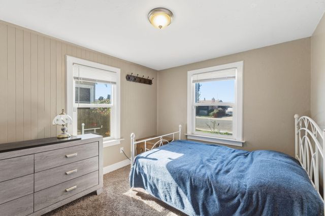 321 N Orange Avenue, Exeter, CA 93221