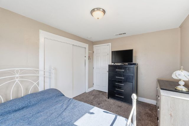 321 N Orange Avenue, Exeter, CA 93221