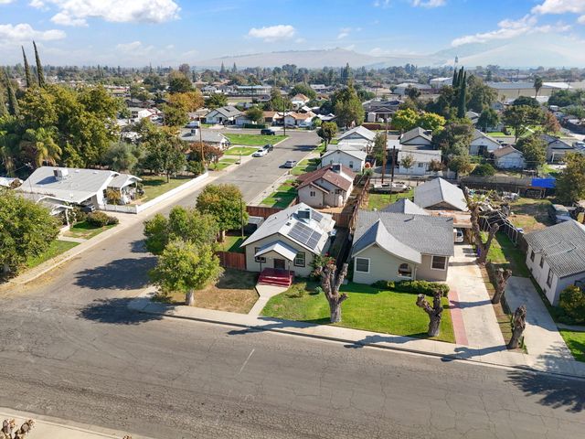 321 N Orange Avenue, Exeter, CA 93221