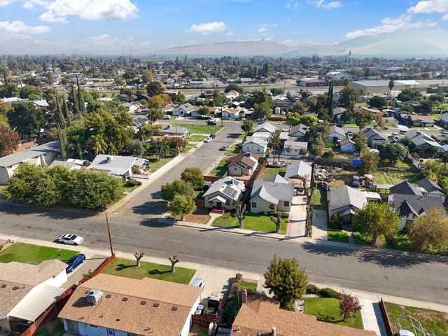321 N Orange Avenue, Exeter, CA 93221