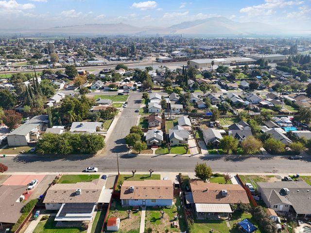 321 N Orange Avenue, Exeter, CA 93221