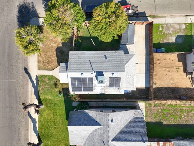 321 N Orange Avenue, Exeter, CA 93221