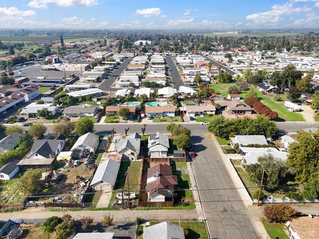 321 N Orange Avenue, Exeter, CA 93221