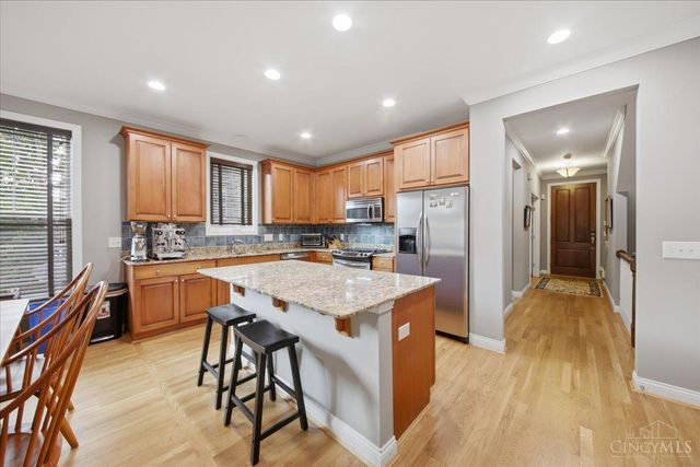 6841 Indian Hill Road, Cincinnati, OH 45227