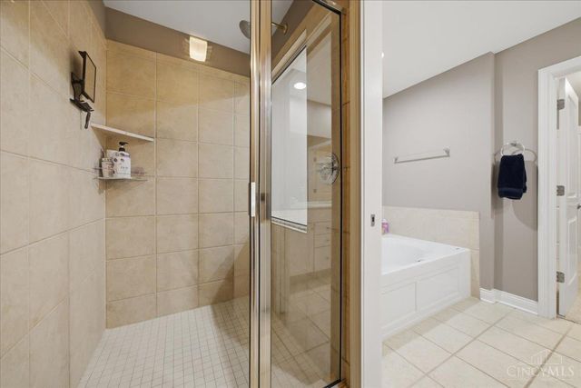 6841 Indian Hill Road, Cincinnati, OH 45227
