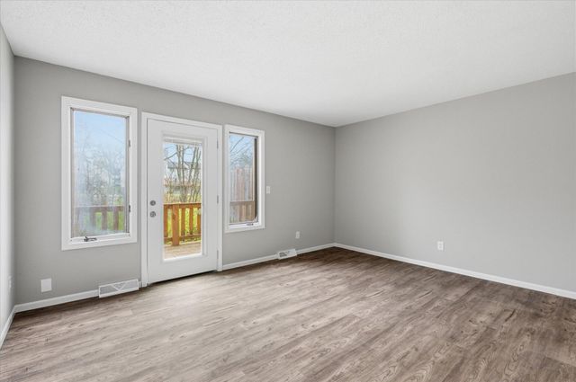 315 FOXFIRE DR, Columbia, MO 65201