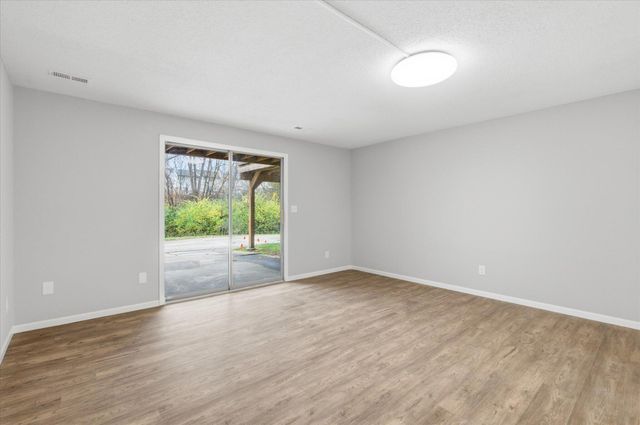 315 FOXFIRE DR, Columbia, MO 65201