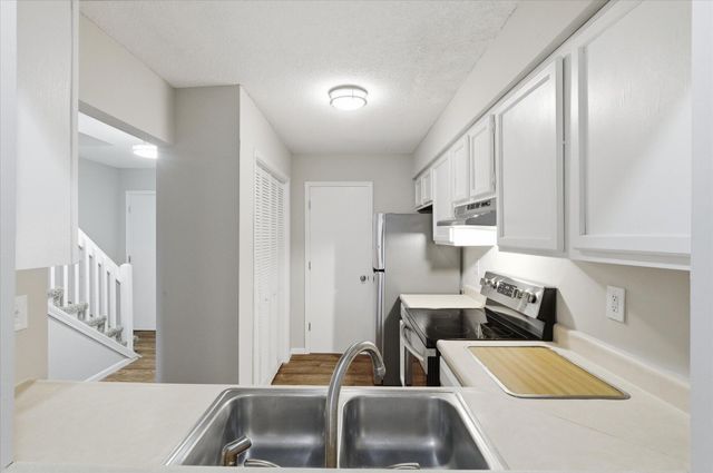 315 FOXFIRE DR, Columbia, MO 65201