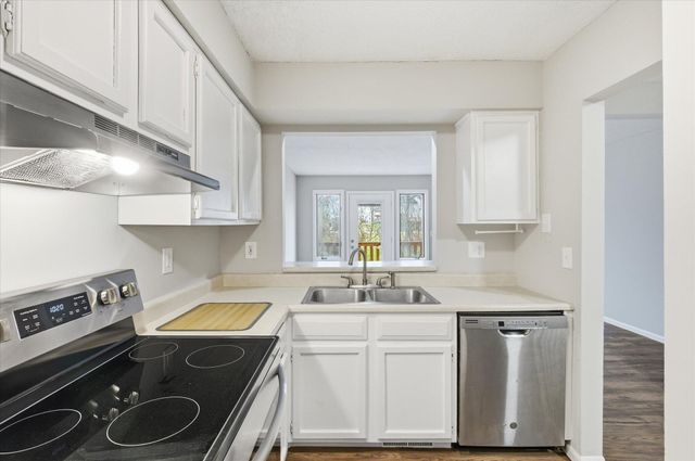 315 FOXFIRE DR, Columbia, MO 65201