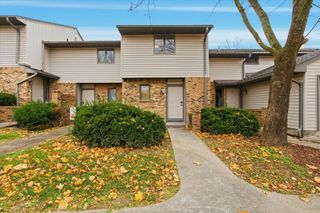 315 FOXFIRE DR, Columbia, MO 65201