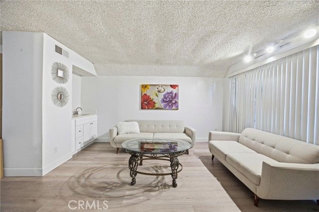 1239 W Rosecrans, Gardena, CA 90247