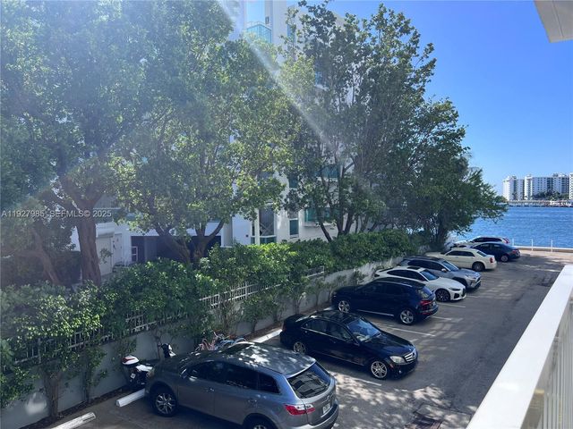 2016 Bay Dr 203, Miami Beach, FL 33141