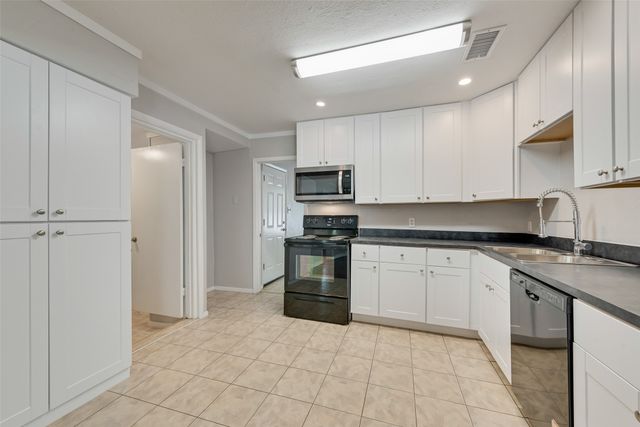 176 Forest Lane, Gun Barrel City, TX 75156