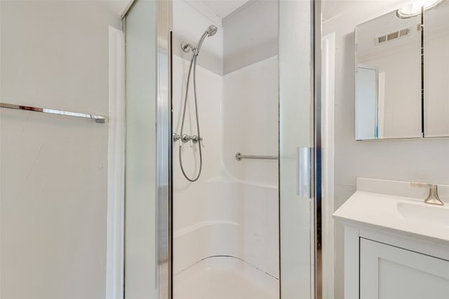 176 Forest Lane, Gun Barrel City, TX 75156