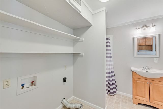 176 Forest Lane, Gun Barrel City, TX 75156