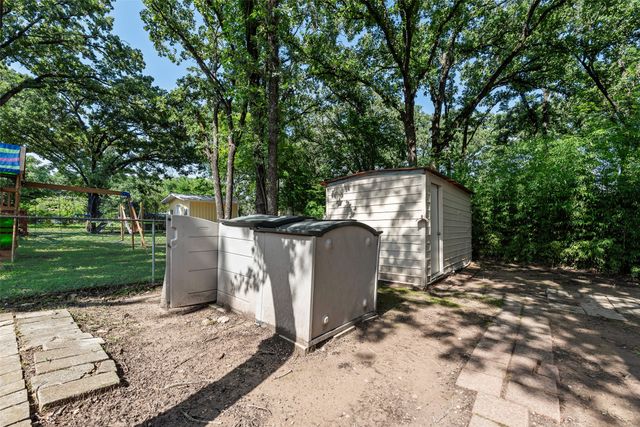 176 Forest Lane, Gun Barrel City, TX 75156