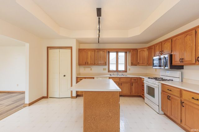 5608 W Wedgewood Lane, Muncie, IN 47304