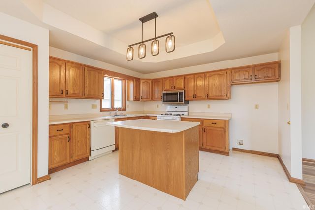 5608 W Wedgewood Lane, Muncie, IN 47304