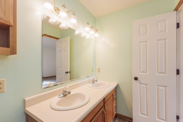 5608 W Wedgewood Lane, Muncie, IN 47304