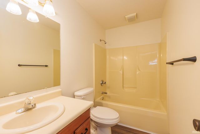 5608 W Wedgewood Lane, Muncie, IN 47304