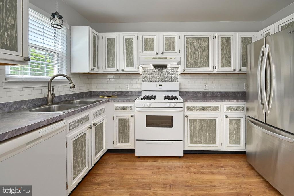 Image 13 of property listing at 6248 S HIGHLANDS CIR, Harrisburg, PA 17111