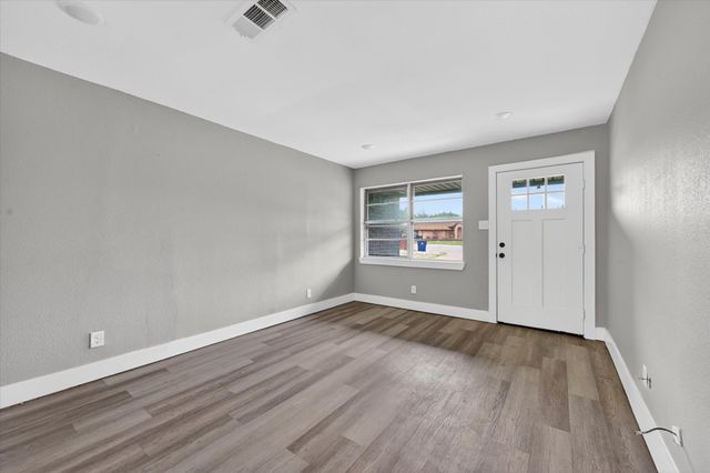 1220 Mckinney Street, Van Alstyne, TX 75495